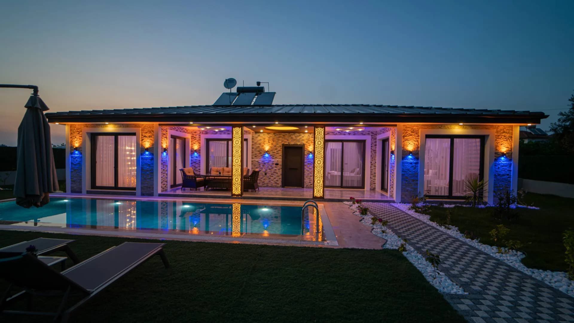 Muğla Fethiye'de Geniş Ailelere Uygun, Özel Havuzlu, Bahçeli Villa görsel 1