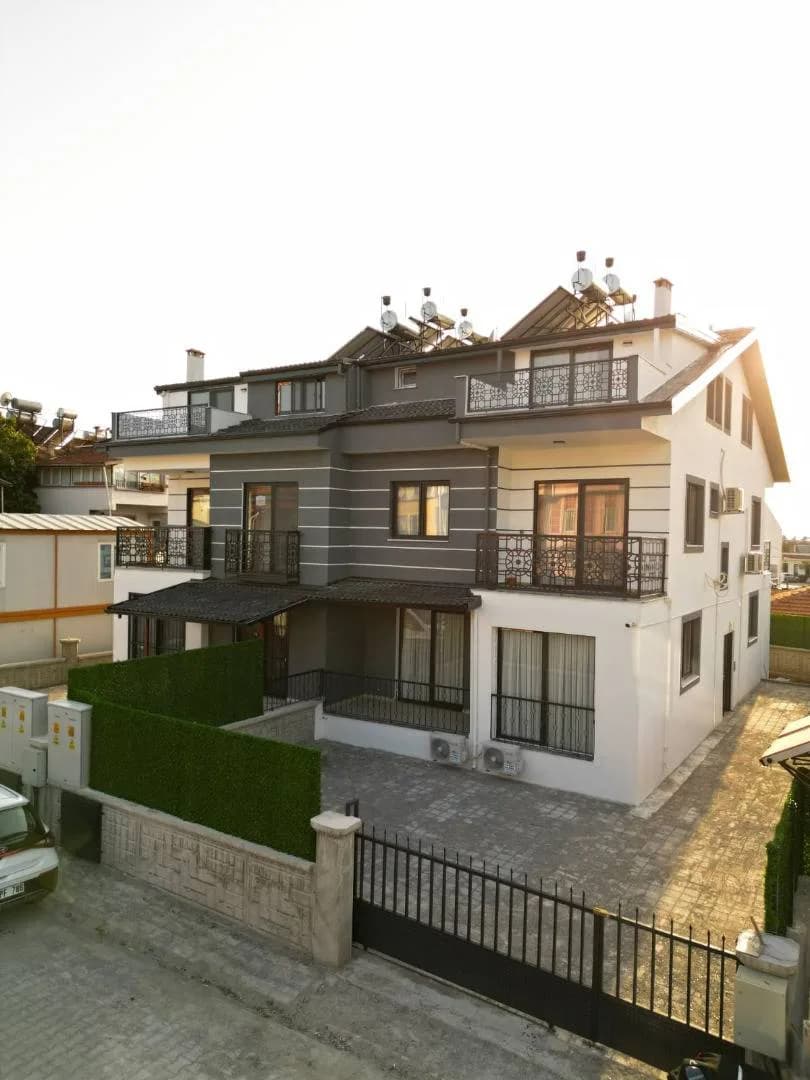 Fethiye Çatalarık'da Merkezi Konumda, 1+1, 2 Kişilik Apart görsel 1