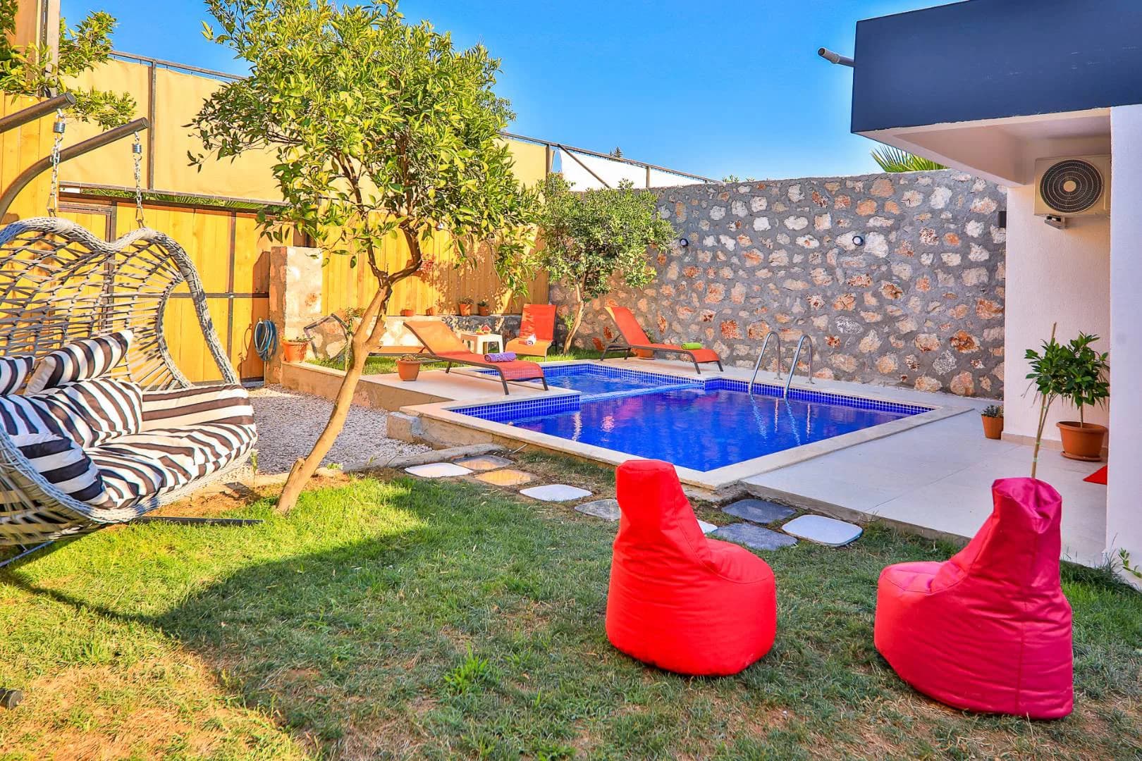 Kaş Gelemiş'te Çekirdek Ailelere Uygun, Özel Havuzlu, Bahçeli Villa görsel 1