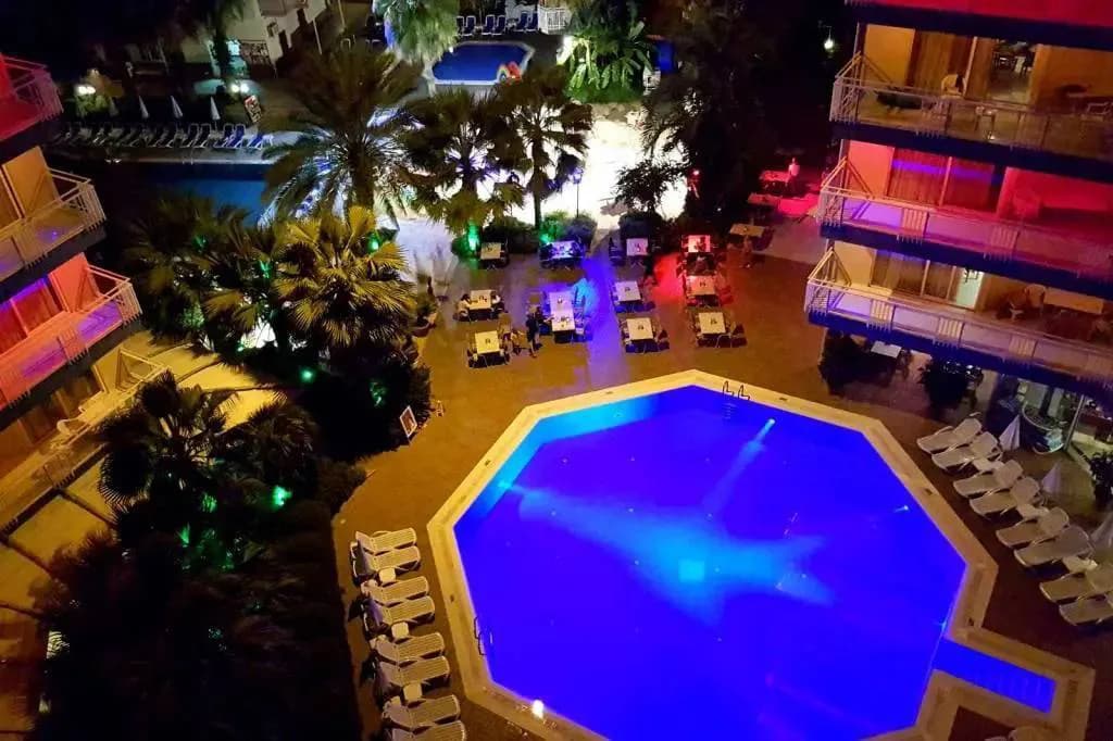 Antalya Alanya'da Ailelere Uygun, Ortak Havuzlu, 1+1 Suite görsel 1
