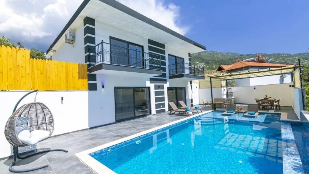 Kaş İslamlar'da Nezih Konumda, Özel Havuzlu, Lüks Villa görsel 1