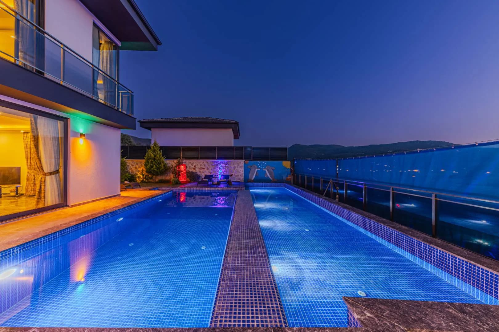 Kaş Yeşilköy'de Lüks Tasarımlı, Yetişkin ve Çocuk Havuzlu, 2+1 Villa görsel 3