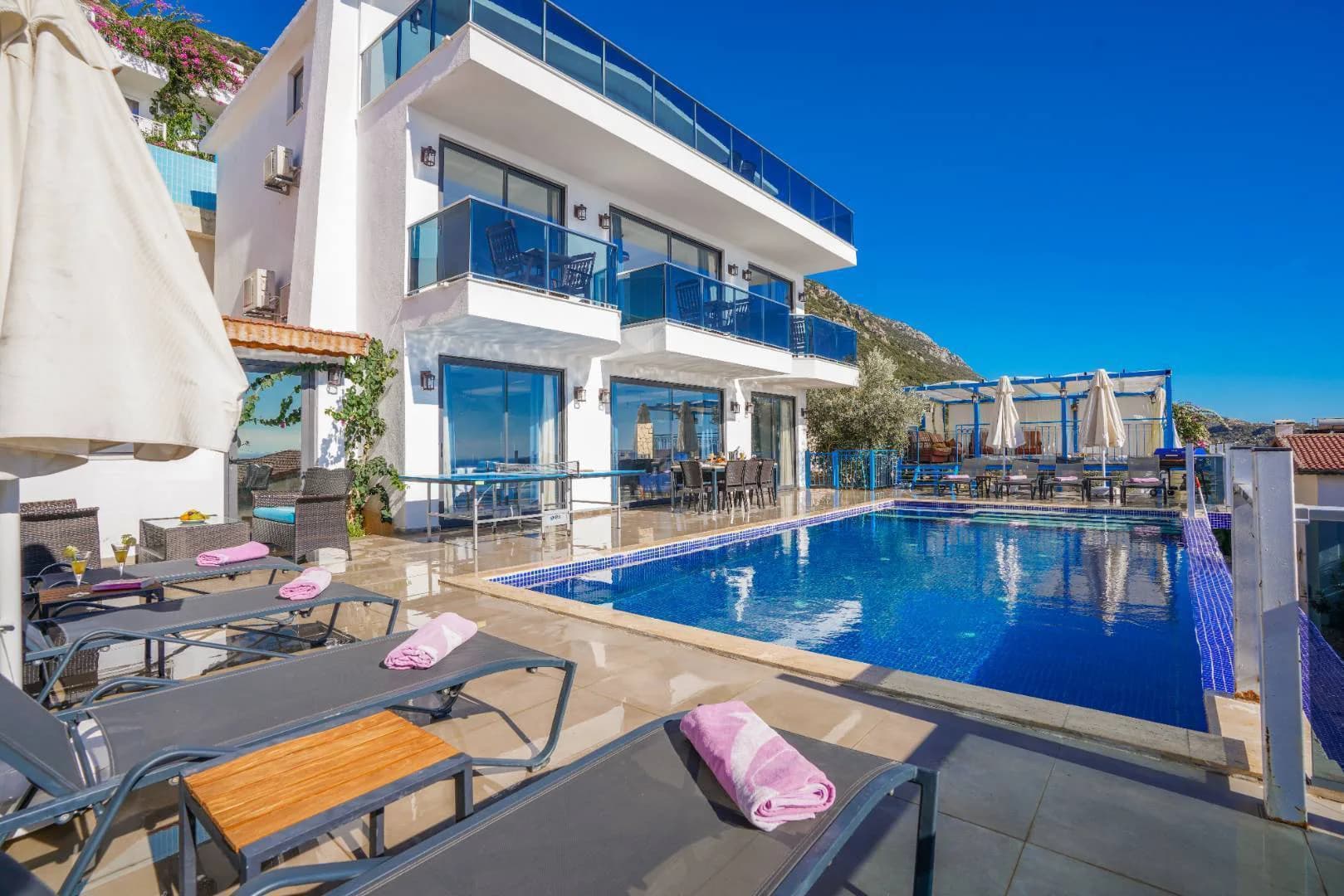 Kaş Bezirgan'da Muhteşem Deniz Manzaralı, Özel Havuzlu, Lüks Villa görsel 1