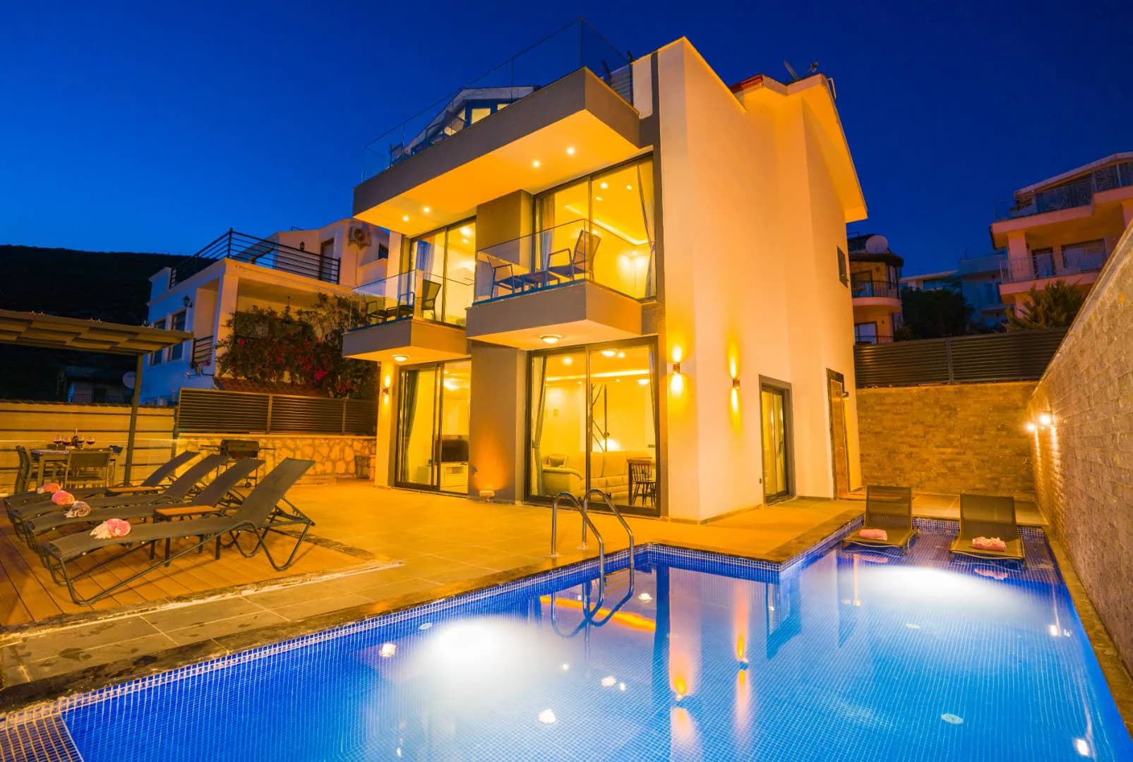 Kaş Kalkan'da Muhteşem Deniz Manzaralı, Özel Havuzlu, Jakuzili Villa görsel 1
