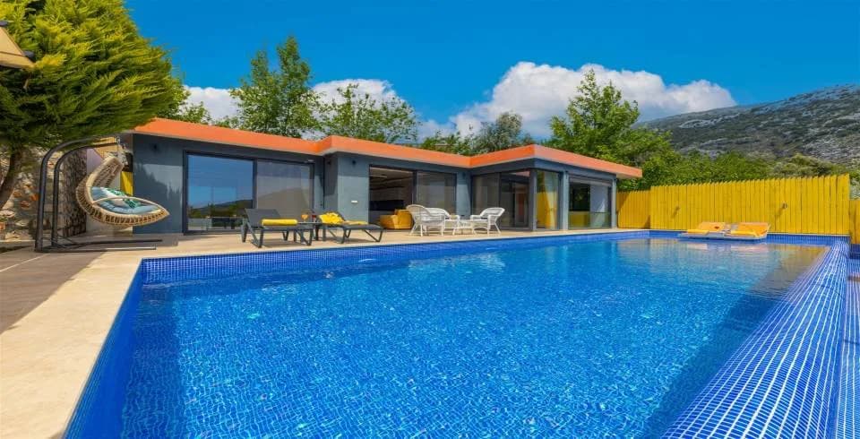 Kaş İslamlar'da Doğa İçerisinde, Açık ve Kapalı Havuzlu, Kiralık Villa görsel 1