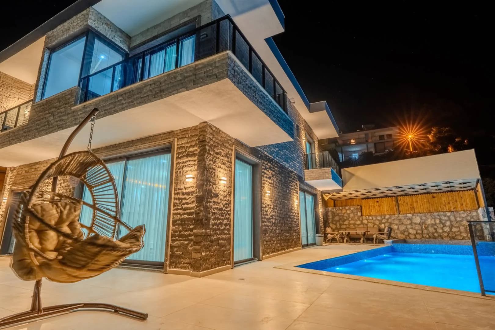 Kaş Bezirgan'da Göz Alıcı Deniz Manzaralı, Özel Havuzlu, Lüks Villa görsel 1