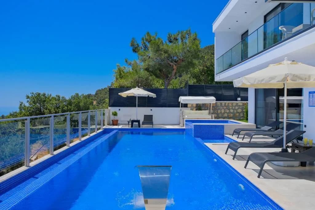 Kaş İslamlar'da Geniş Ailelere Uygun, Çift Jakuzili, Lüks Villa görsel 1