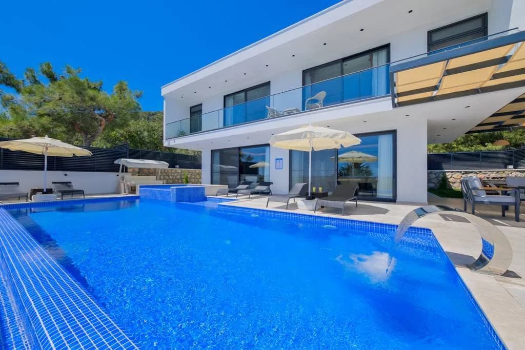 Kaş İslamlar'da Geniş Ailelere Uygun, Çift Jakuzili, Lüks Villa görsel 3