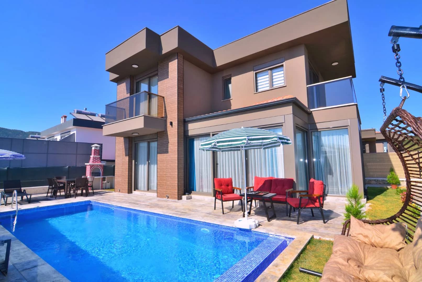 Kaş Andifli'de Modern Tasarımlı, Özel Havuzlu, Bahçeli Villa görsel 1