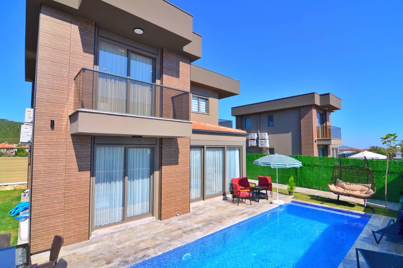 Kaş Andifli'de Modern Tasarımlı, Özel Havuzlu, Bahçeli Villa görsel 2