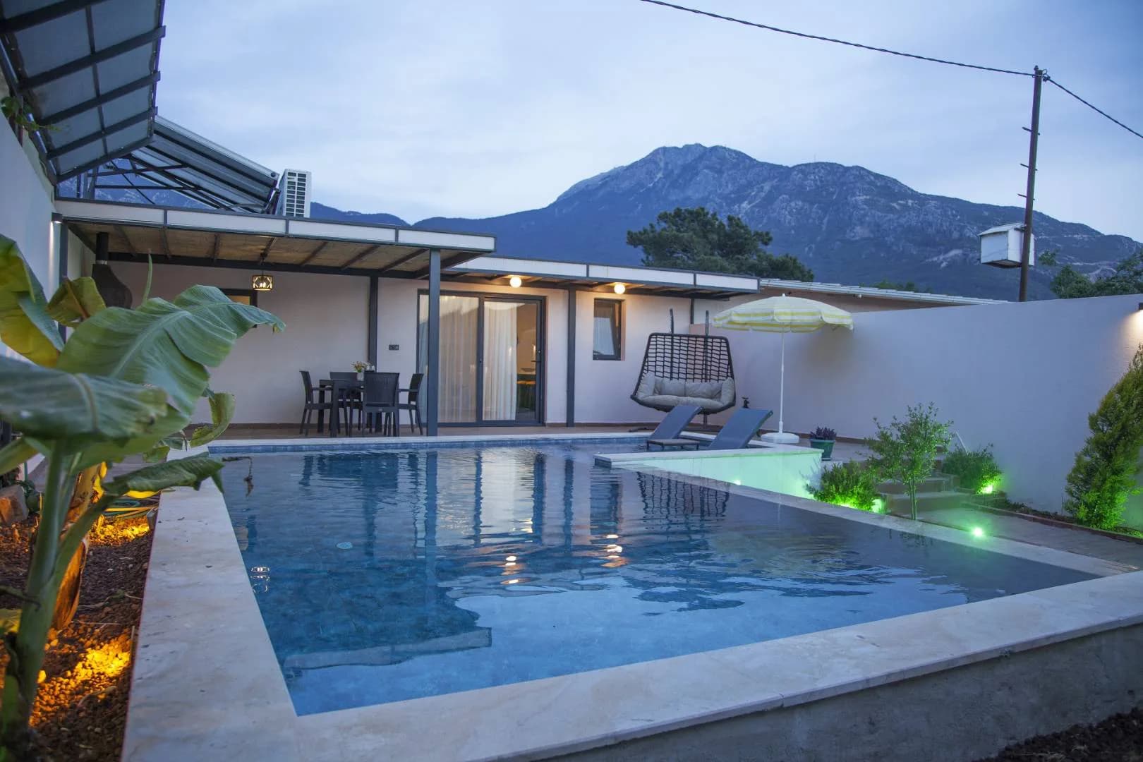 Fethiye Ölüdeniz'de Enfes Tasarımlı, Özel Havuzlu, Konforlu Villa görsel 2