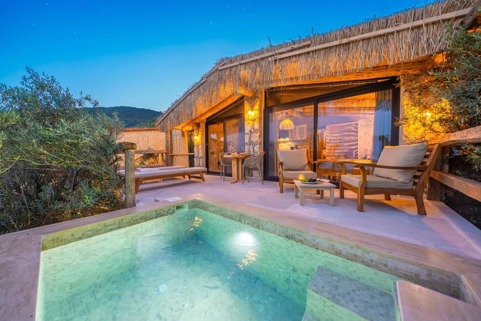 Kaş Kalkan'da Göz Alıcı Manzaralı, Özel Havuzlu ve Plajlı, Lüks Villa görsel 1
