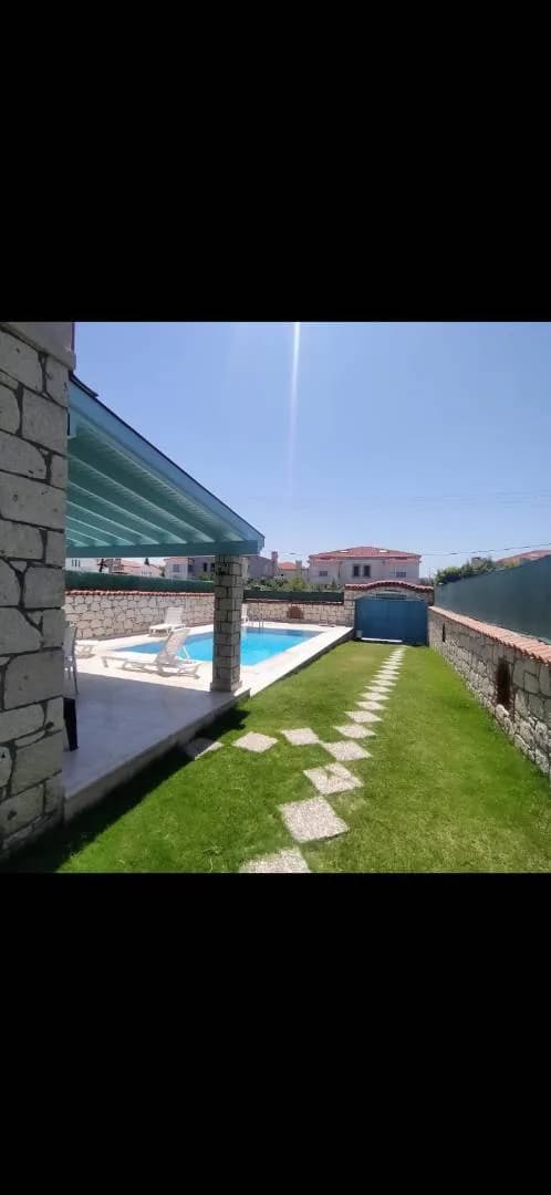 Çeşme Alaçatı'da Geniş Ailelere Uygun, Özel Havuzlu, Konforlu Villa görsel 2