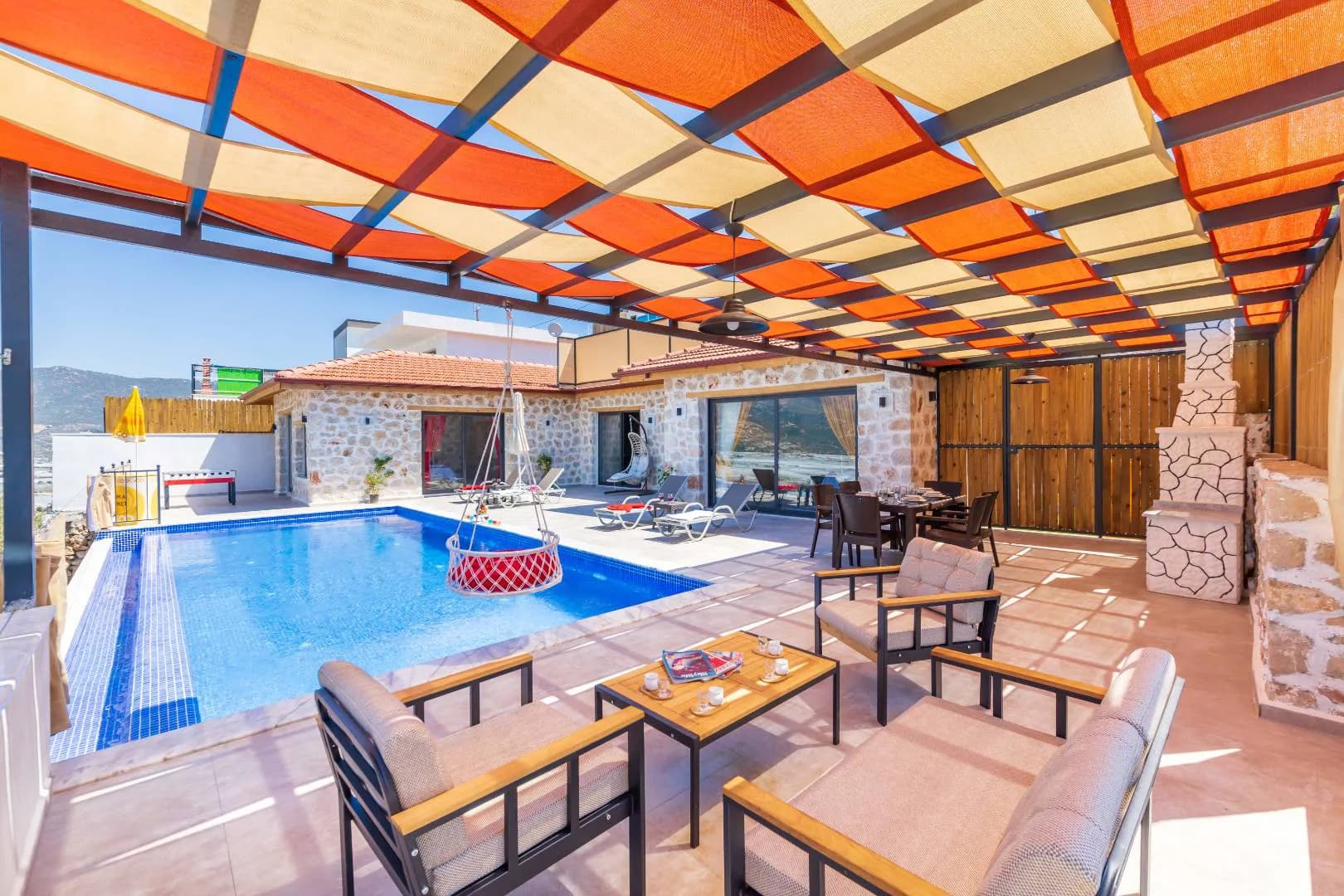 Kaş Yeşilköy'de Taş Mimarili, 4 Kişilik, Jakuzili, Kiralık Villa görsel 1