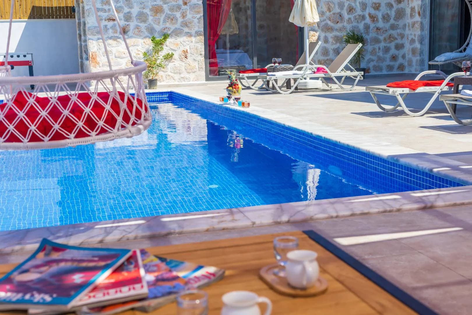 Kaş Yeşilköy'de Taş Mimarili, 4 Kişilik, Jakuzili, Kiralık Villa görsel 3