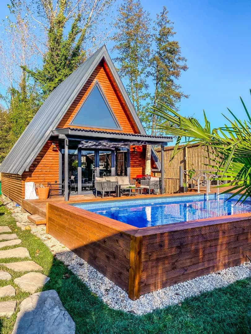 Sapanca Rüstempaşa'da Isıtmalı Havuzlu, Kahvaltı Dahil, Kiralık Bungalov görsel 1
