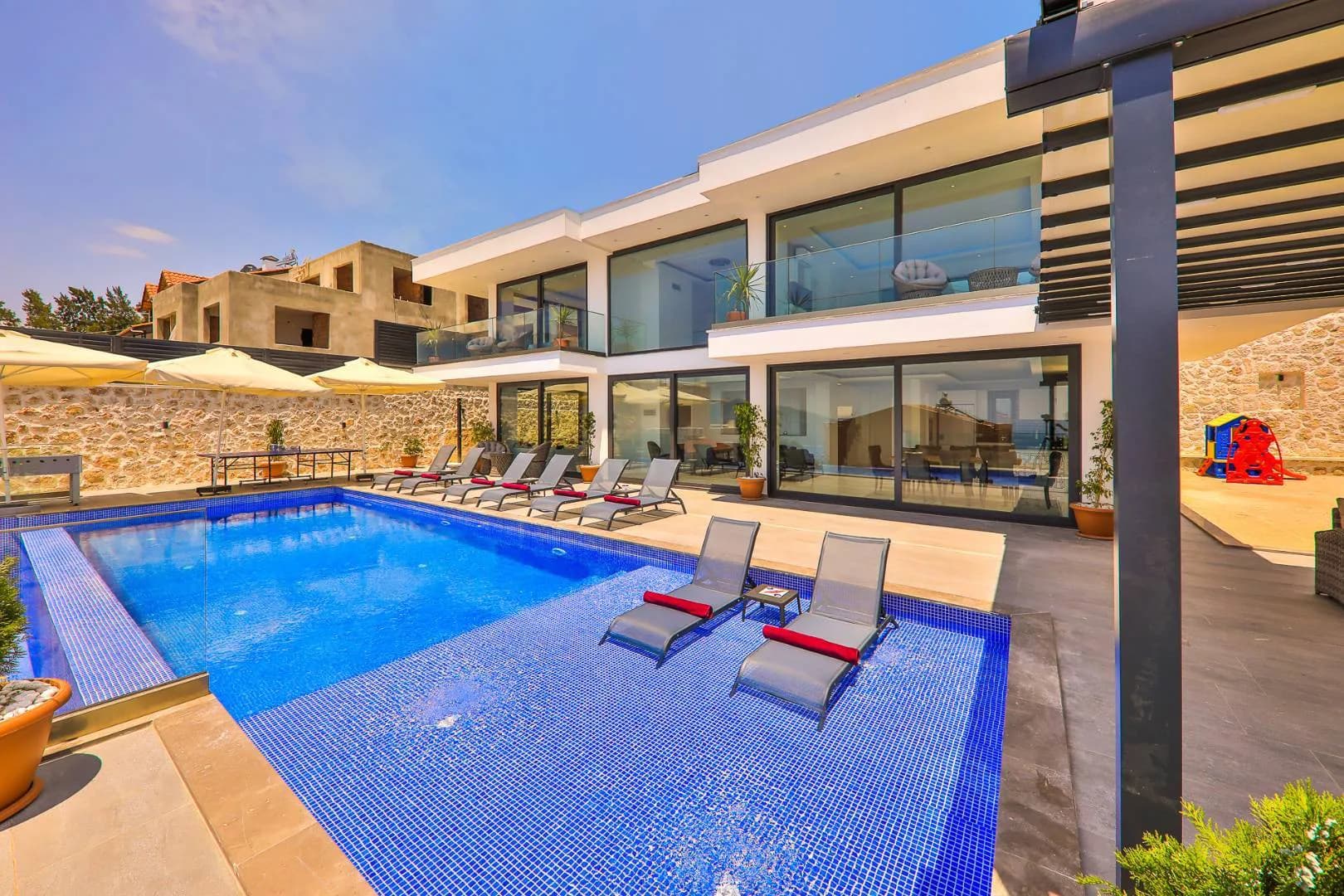 Kaş Bezirgan'da Deniz Manzaralı, Özel Havuzlu, Lüks Villa görsel 1