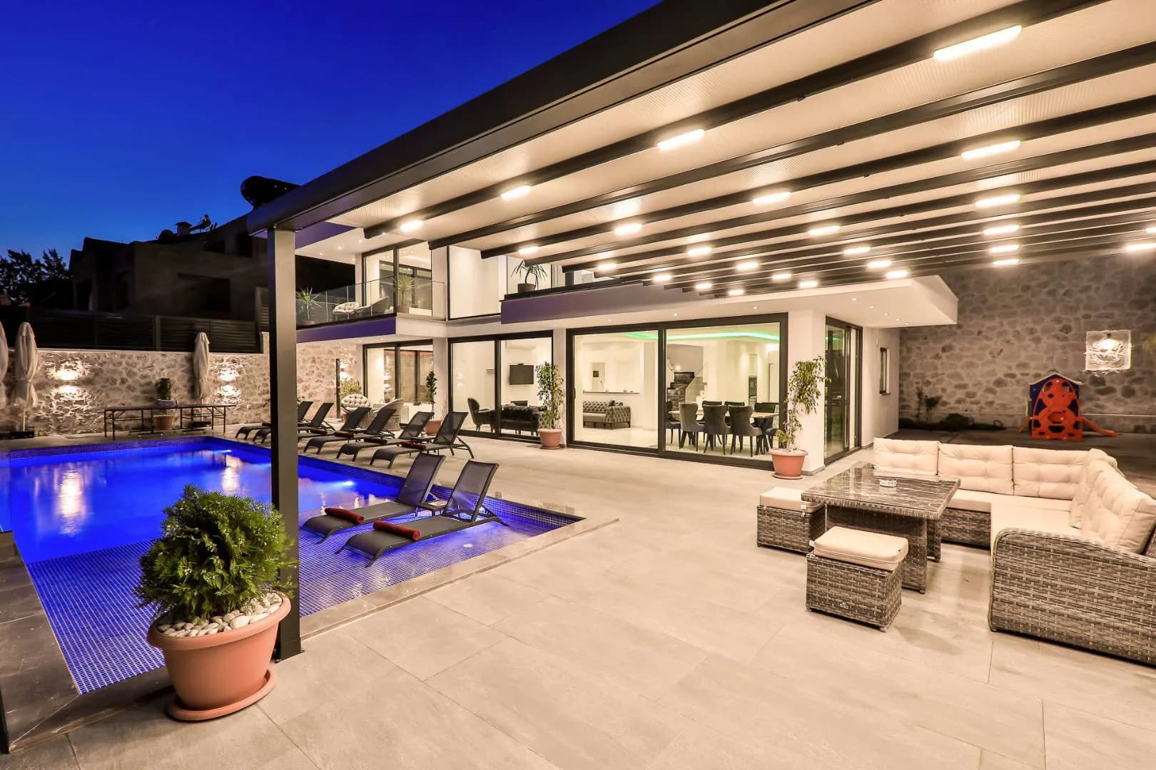 Kaş Bezirgan'da Deniz Manzaralı, Özel Havuzlu, Lüks Villa görsel 3