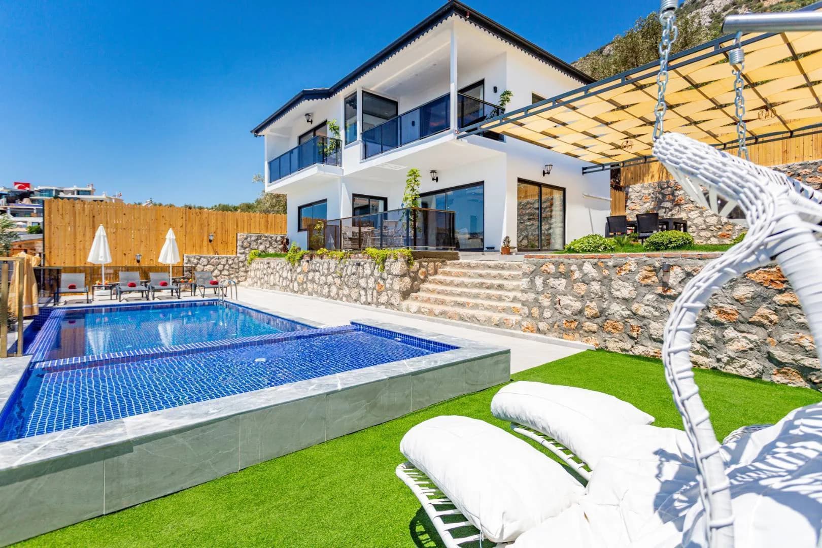 Kaş Akbel'de Deniz Manzaralı, Özel Havuzlu ve Jakuzili, Bahçeli Villa görsel 1