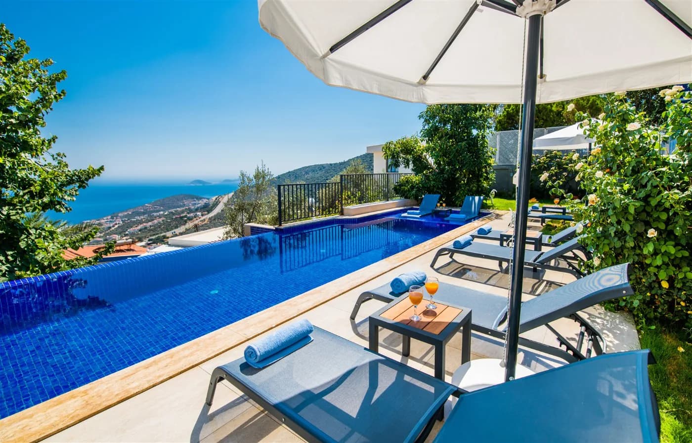 Kaş İslamlar'da Kalabalık Ailelere Uygun, Özel Havuzlu, 4+1 Villa görsel 3