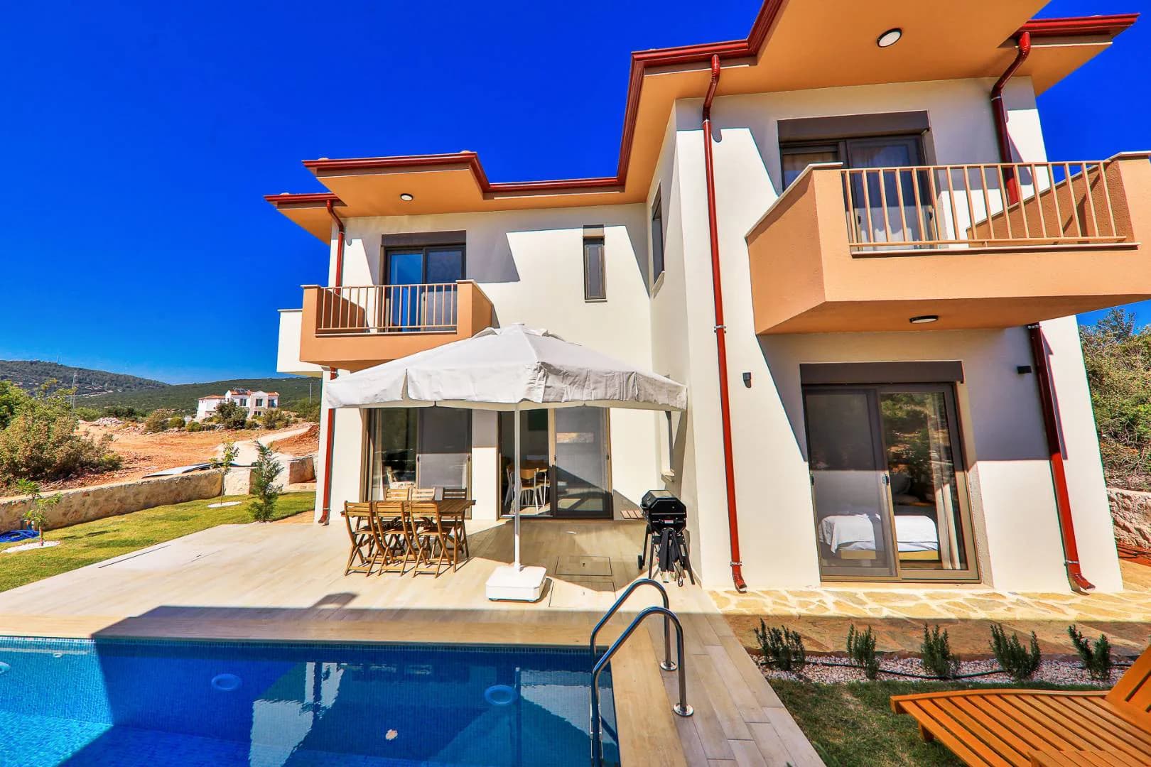 Kaş Andifli'de Huzurlu Doğada, Özel Havuzlu, 3+1, Bahçeli Villa görsel 2