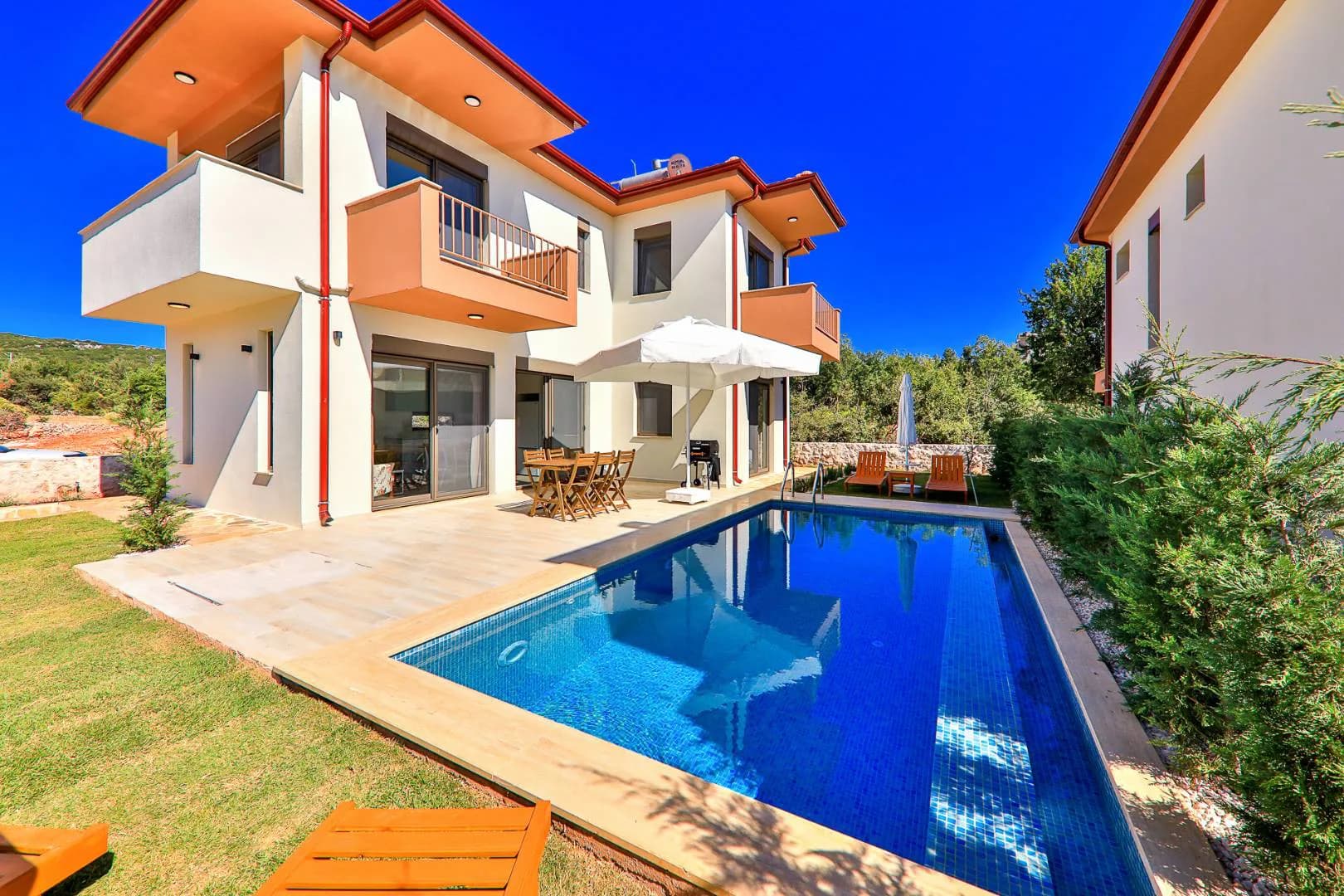 Kaş Andifli'de Huzurlu Doğada, Özel Havuzlu, 3+1, Bahçeli Villa görsel 1