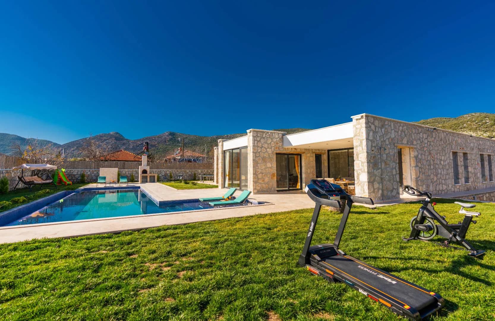 Kalkan'ın Sarıbelen'de Geniş Bahçeli, Özel Havuzlu, Geniş Villa görsel 3