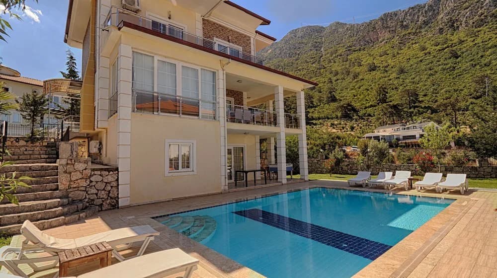 Fethiye Ölüdeniz'de Doğa Manzaralı, Özel Havuzlu, Kiralık Villa görsel 1