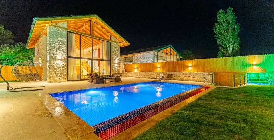 Kaş Bezirgan'da Otantik Tasarımlı, Özel Havuzlu, Ferah Taş Ev görsel 1