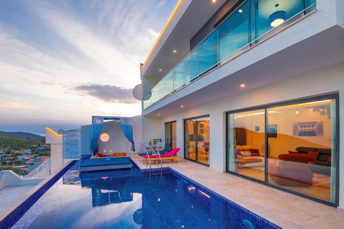 Kaş İslamlar'da Deniz Manzaralı, Sonsuzluk Havuzlu, Kiralık Villa görsel 1