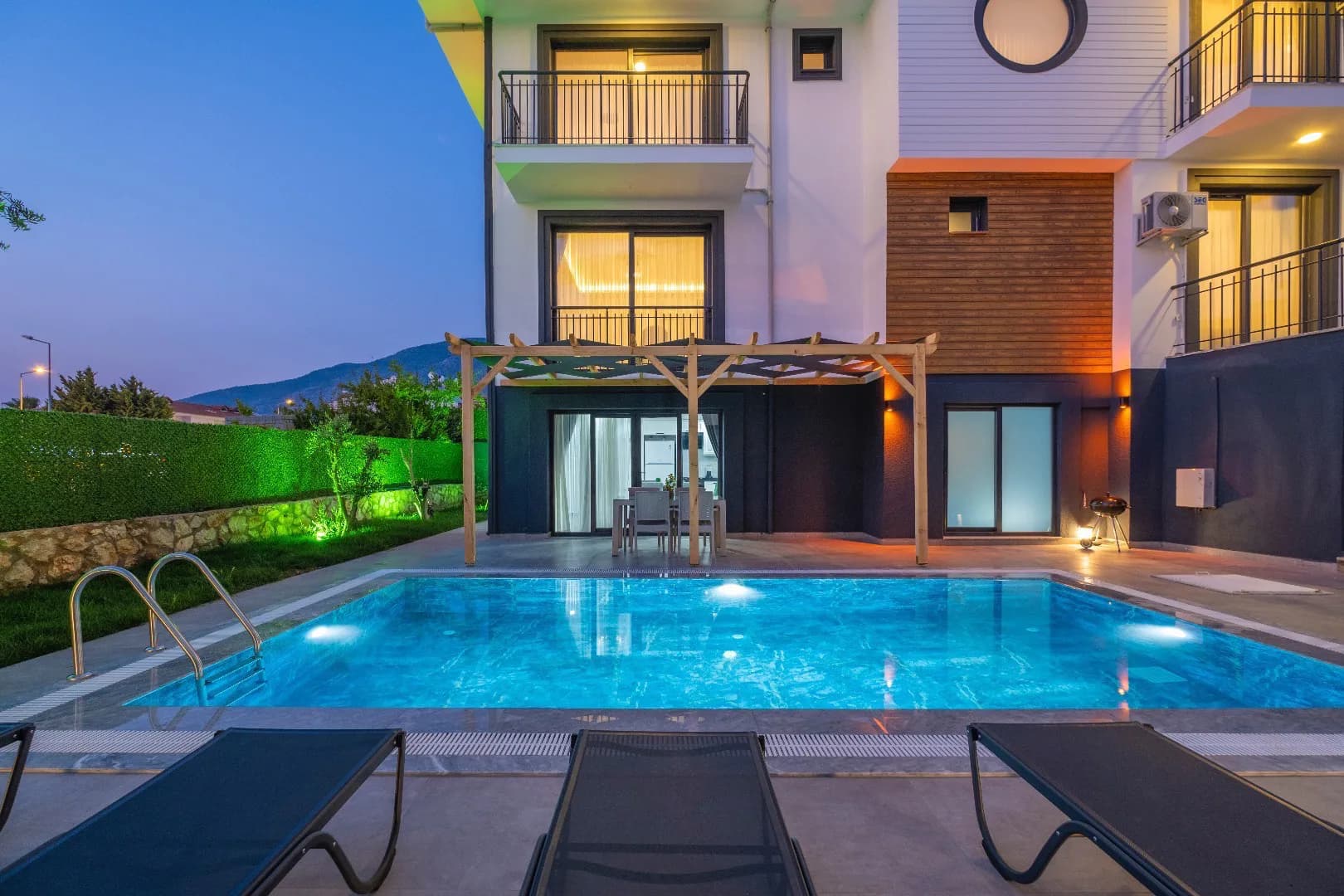 Fethiye Ölüdeniz'de Eşsiz Doğa Manzaralı, Özel Havuzlu, Lüks Villa görsel 2
