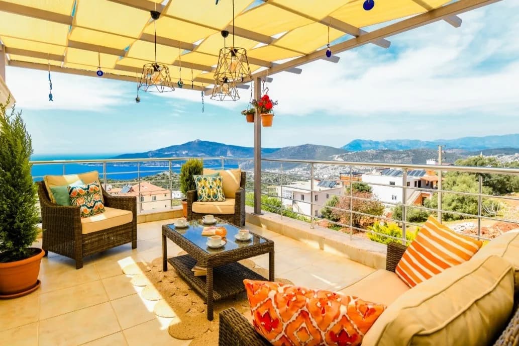 Kaş Bezirgan'da Muhteşem Deniz Manzaralı, Özel Havuzlu, Tripleks Villa görsel 3