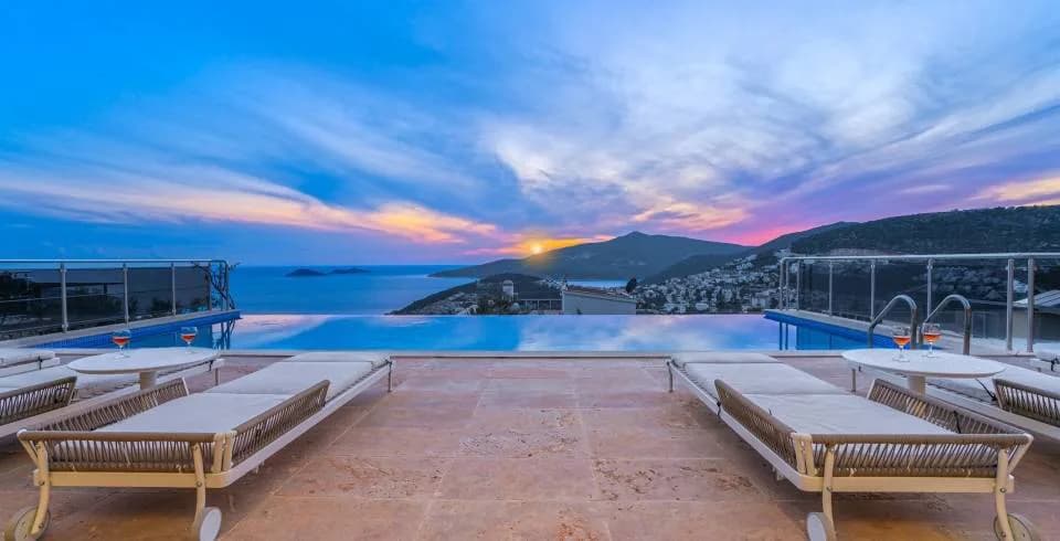 Kalkan'da Eşsiz Deniz Manzaralı, Özel Havuzlu, 5+1, Lüks Villa görsel 1