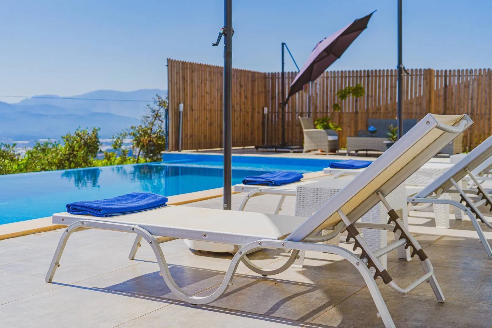 Kaş Üzümlü'de Dağ ve Doğa Manzaralı, Özel Havuzlu, Modern Villa görsel 1