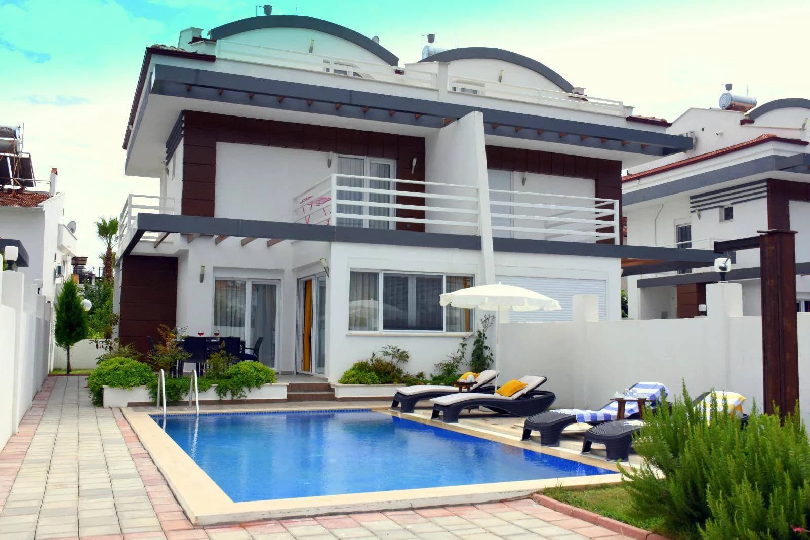 Fethiye Çiftlik'te Elverişli Konumda, Özel Havuzlu, 6 Kişilik Villa görsel 1