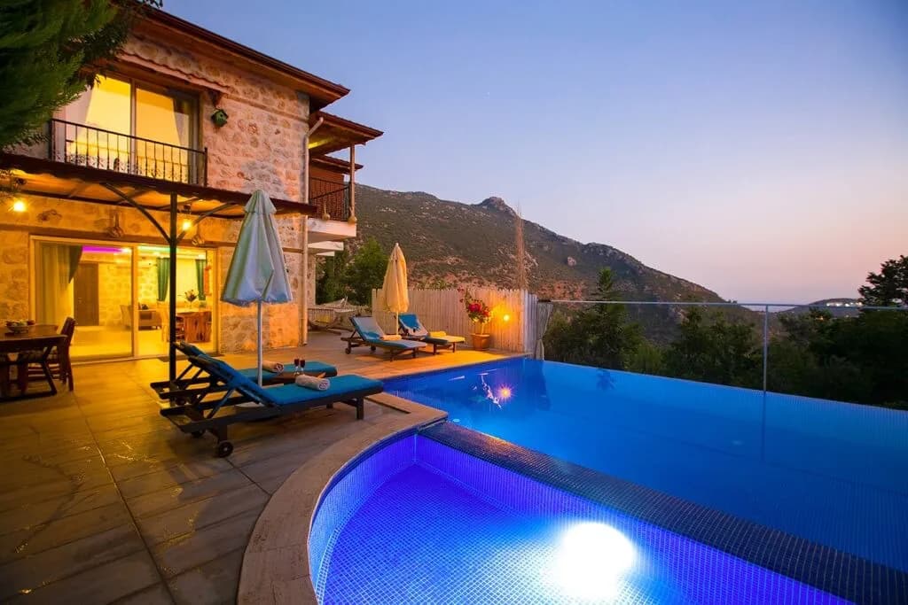 Kaş İslamlar'da Muhafazakar, Özel Havuzlu, Jakuzili, Modern Villa görsel 2
