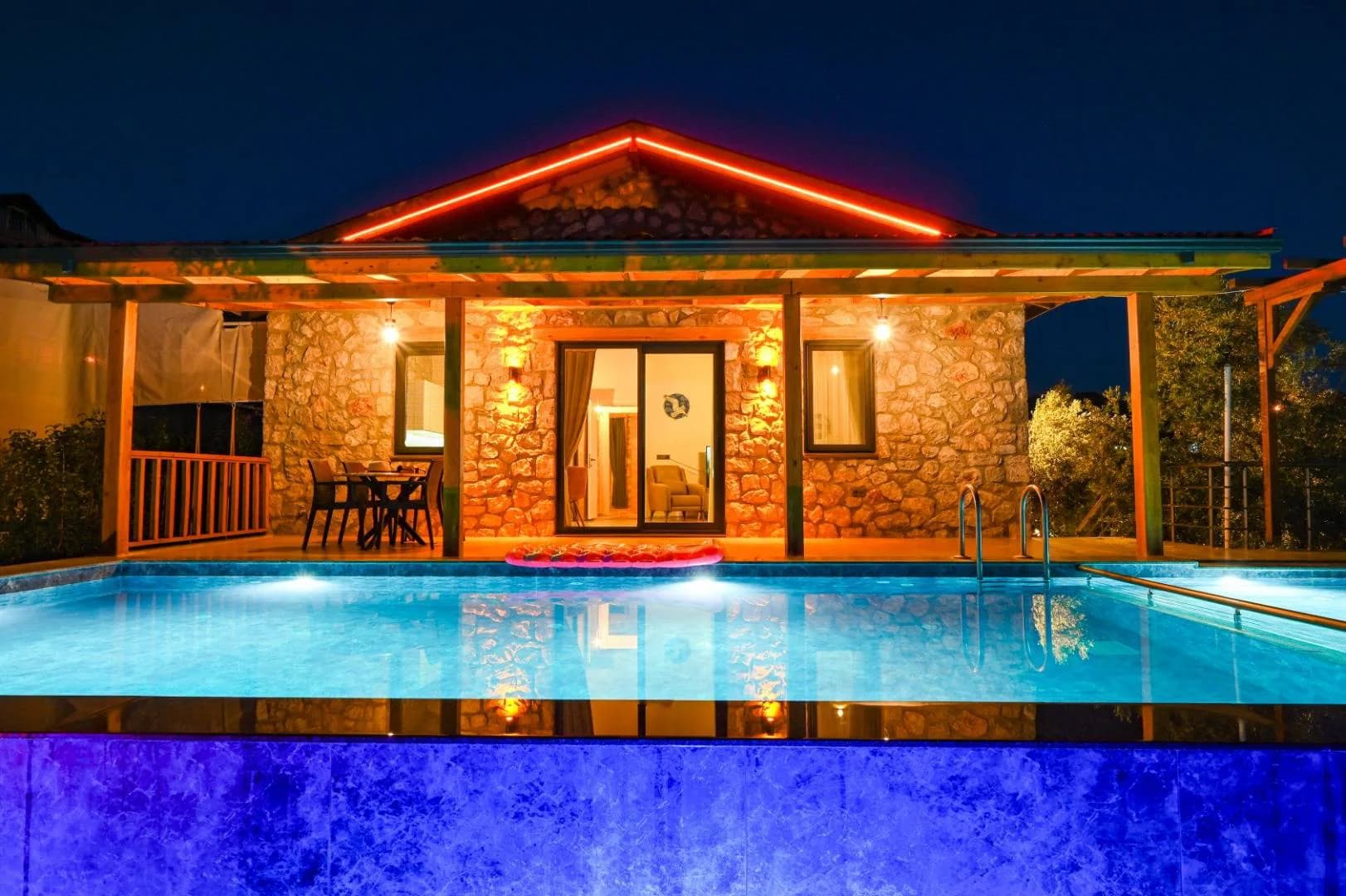 Fethiye Karaçulha'da Korunaklı, Özel Havuzlu, 4 Kişilik Kiralık Villa görsel 1