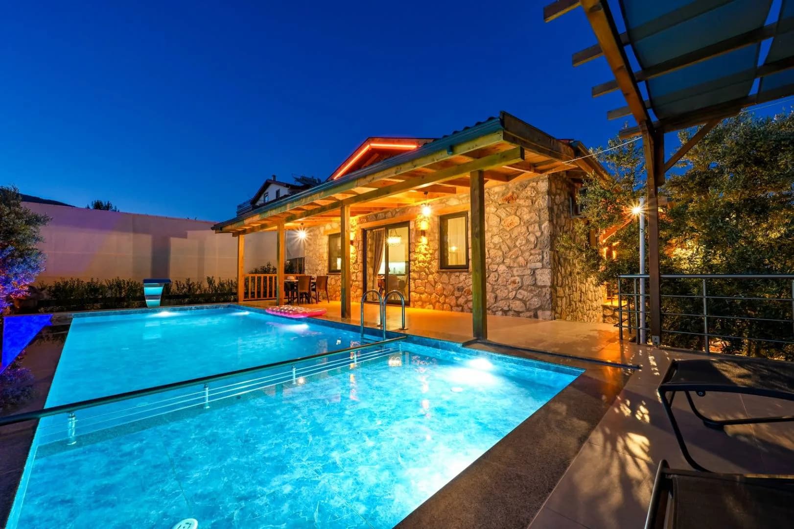 Fethiye Karaçulha'da Korunaklı, Özel Havuzlu, 4 Kişilik Kiralık Villa görsel 2