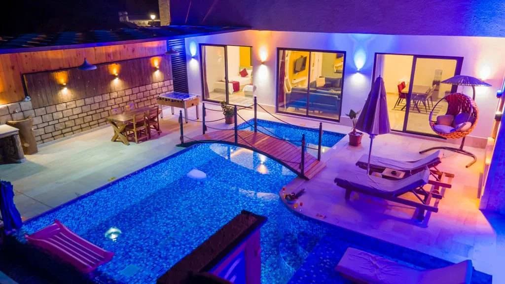 Kaş İslamlar'da Modern Tasarımlı, Kapalı ve Özel Havuzlu, Lüks Villa görsel 1