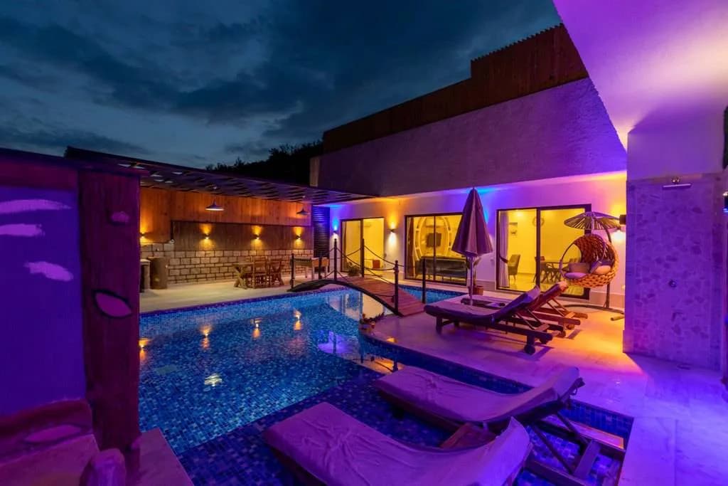 Kaş İslamlar'da Modern Tasarımlı, Kapalı ve Özel Havuzlu, Lüks Villa görsel 2