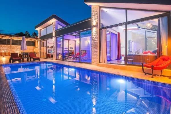 Kaş Üzümlü'de Muhteşem Doğada, Özel Havuzlu, Sinema Odalı, Lüks Villa görsel 2