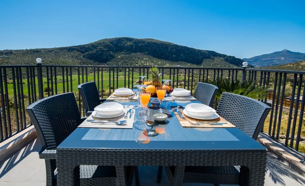 Kalkan Ulugöl'de Merkeze Yakın, Doğa Manzaralı, Lüks Tatil Evi görsel 3