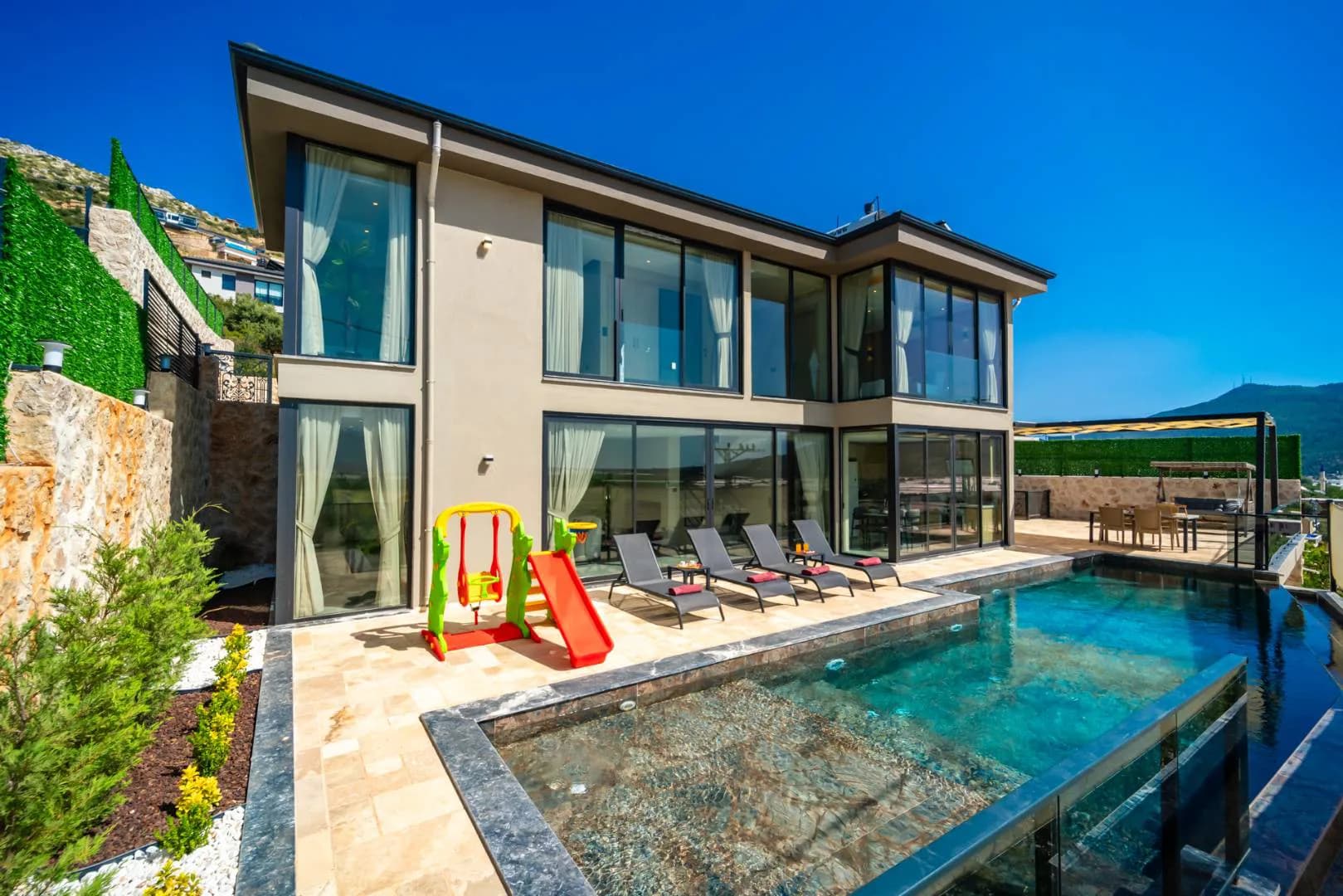 Kaş Yeşilköy'de Göz Alıcı Doğada, Özel Havuzlu, Modern Tasarımlı Villa görsel 1