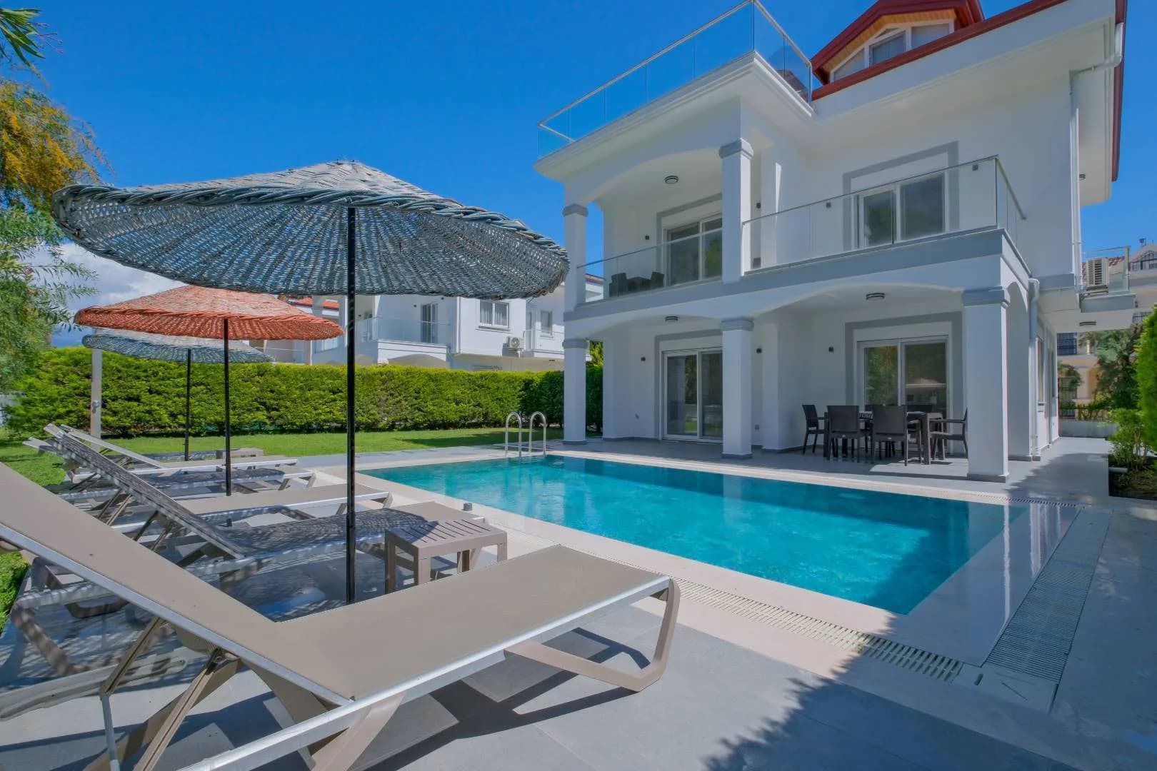 Fethiye Çiftlik'te Denize Yürüme Mesafesinde, Özel Havuzlu, 3+1 Villa görsel 2
