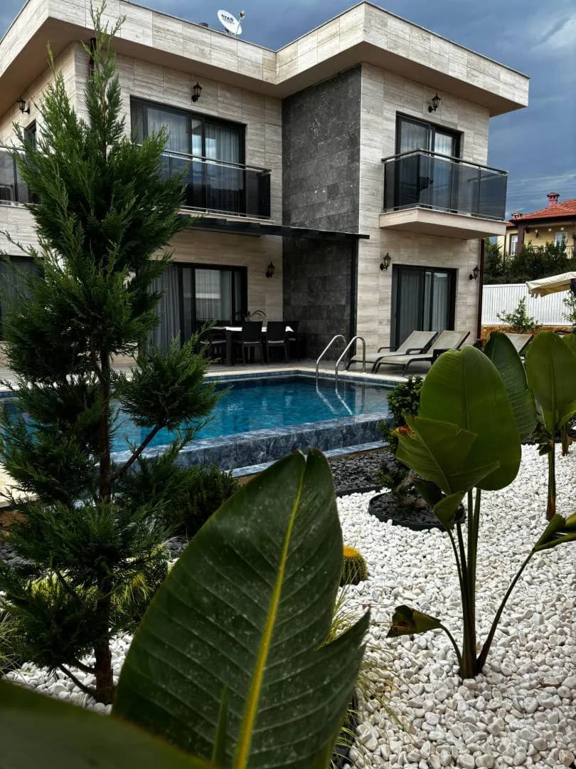 Kaş Andifli'de Modern Tasarımlı, Özel Havuzlu, Balayı Villası görsel 1