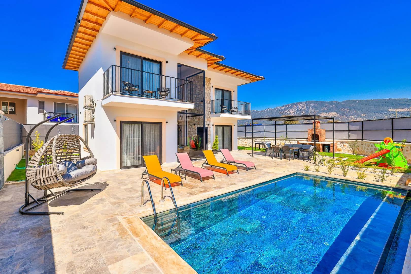 Kaş Andifli'de Modern Tasarımlı, Özel Havuzlu, 3+1 Villa görsel 3
