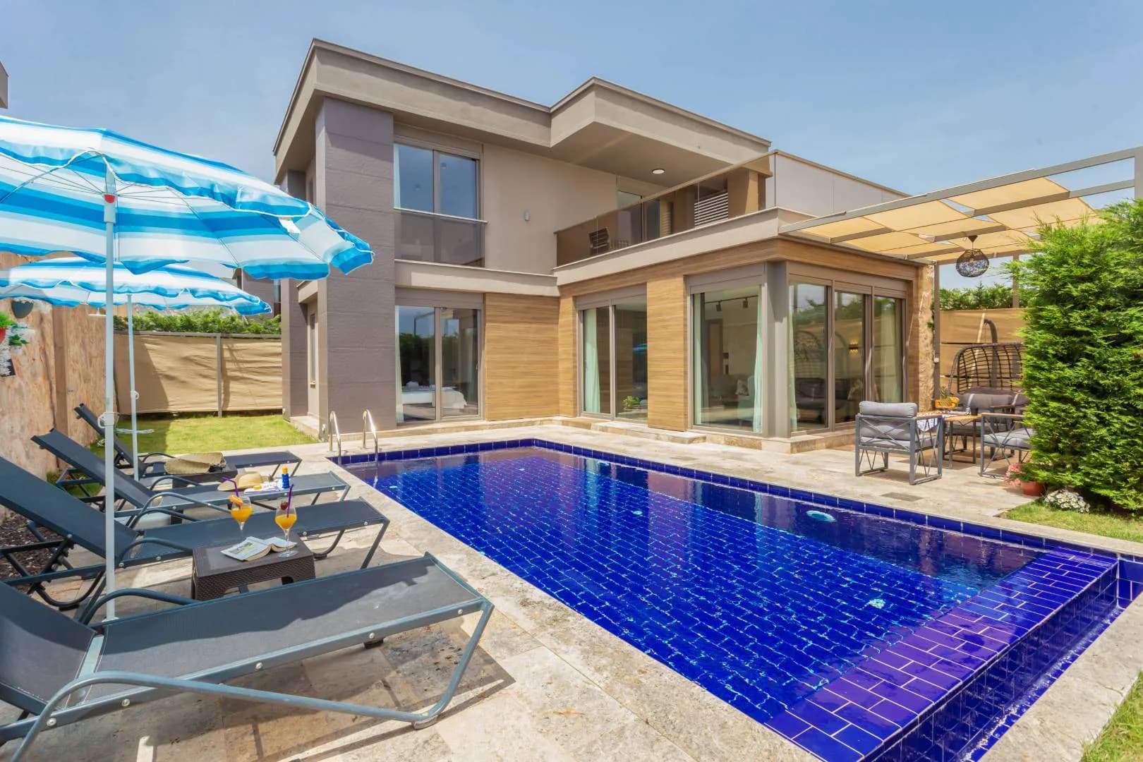 Kaş Andifli'de Geniş Bahçeli, Özel Havuzlu, 3+1 Modern Villa görsel 1