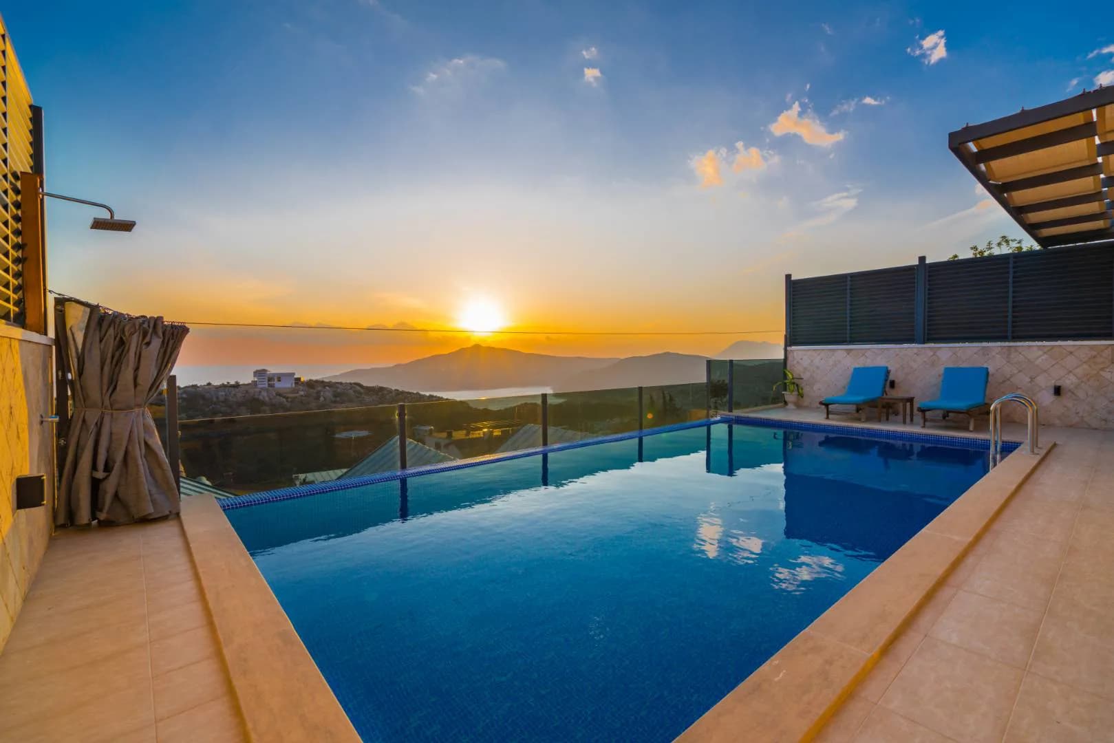 Kaş Bezirgan'da Mükemmel Deniz Manzaralı, Özel Havuzlu, 2+1 Villa görsel 3