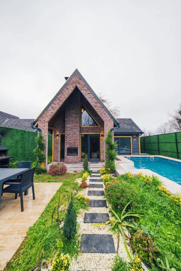 Sapanca Çayiçi'nde Muhteşem Doğada, Isıtmalı Havuzlu, Kiralık Bungalov görsel 1