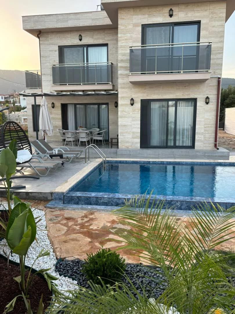 Kaş Andifli'de Geniş Ailelere Uygun, Özel Havuzlu, İkiz Villa görsel 2